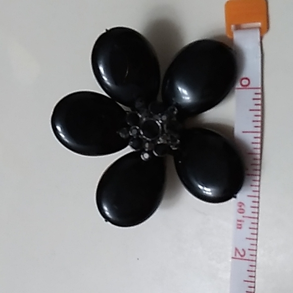 Vintage Flower Brooch with Black Gemstones - Picture 3 of 3